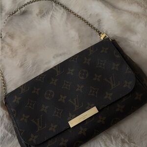 Louis Vuitton Brown Monogram Shoulder Bag [Favorite MM]